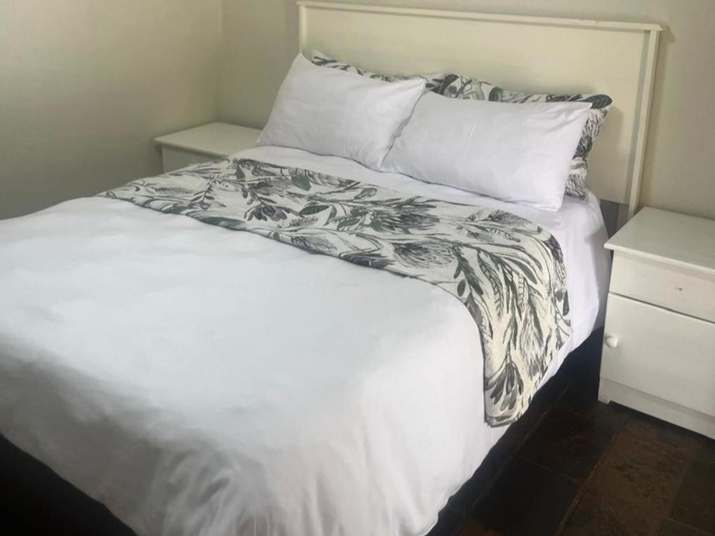 Karee Guesthouse Thabazimbi Chambre photo